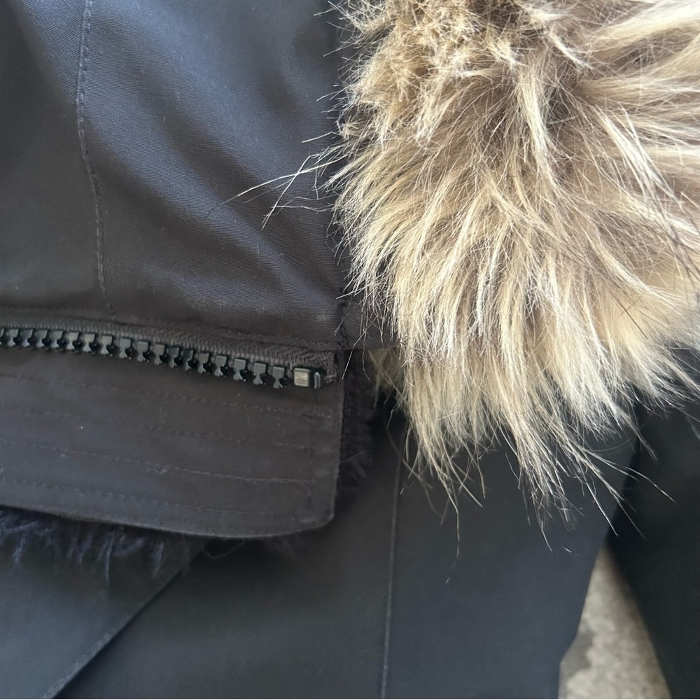 Aritzia Golden by TNA Haven Black Parka Coat with Faux Fur Hood size XS - Picture 8 of 16